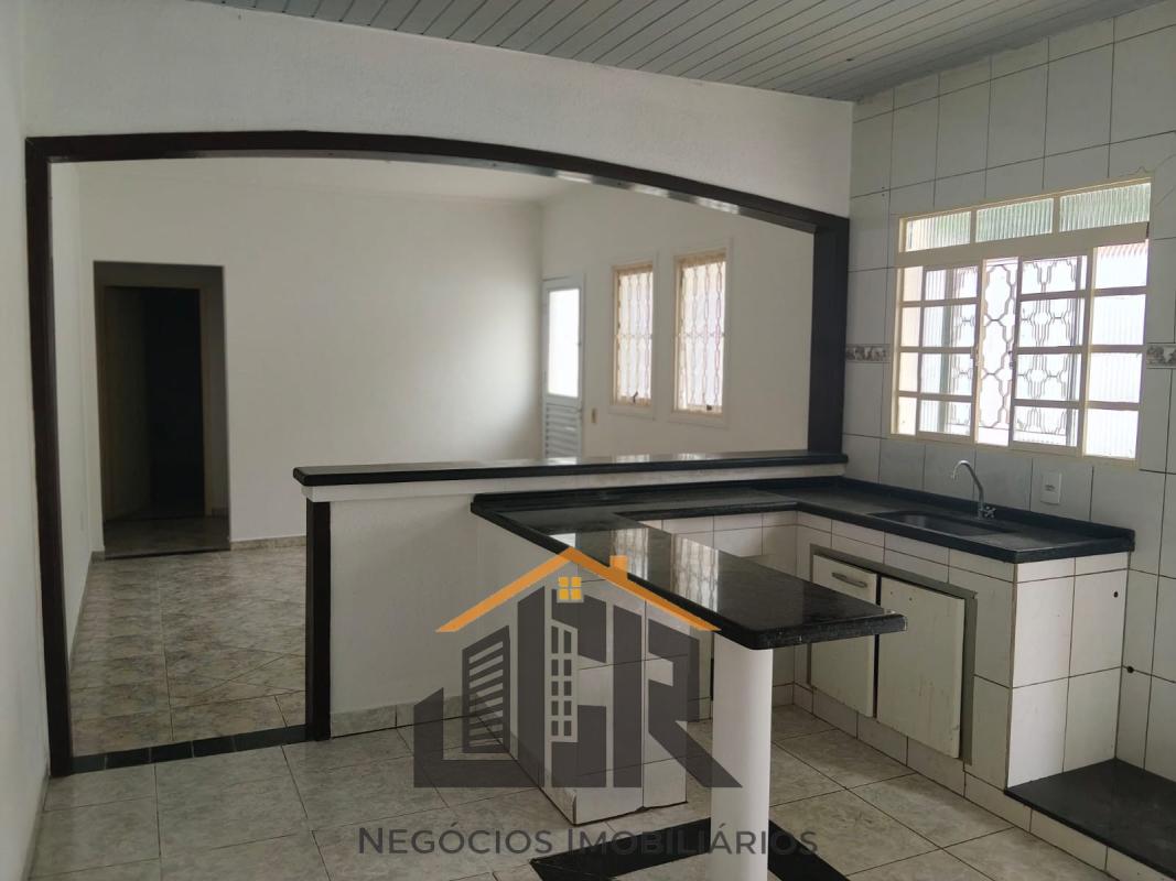 CASA ACONCHEGANTE À VENDA EM BOM JESUS DOS PERDÕES  SP  