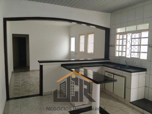 CASA ACONCHEGANTE À VENDA EM BOM JESUS DOS PERDÕES  SP  