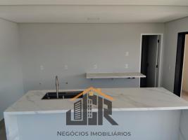 LINDA CASA EM CONDOMÍNIO FECHADO COM SEGURANÇA 24 HORAS