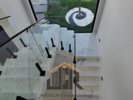 LINDA CASA EM CONDOMÍNIO FECHADO COM SEGURANÇA 24 HORAS