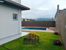 CASA NOVA À VENDA