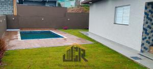 CASA NOVA À VENDA