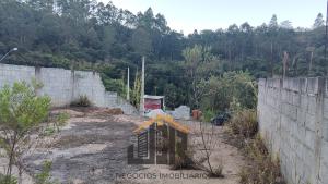 TERRENO DE 200 M² EM BOM JESUS DOS PERDÕES