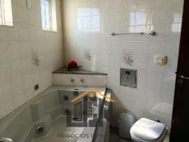 CASA À VENDA NO CENTRO DE BOM JESUS DOS PERDÕES RESIDENCIAL OU COMERCIAL