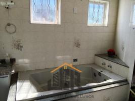 CASA À VENDA NO CENTRO DE BOM JESUS DOS PERDÕES RESIDENCIAL OU COMERCIAL