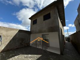CASA À VENDA EM TERRA PRETA