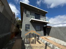 CASA À VENDA EM TERRA PRETA
